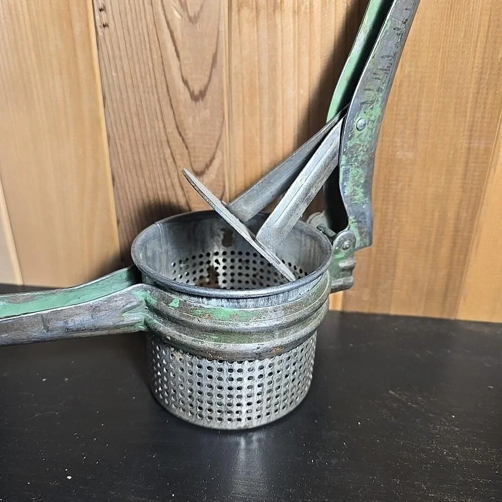Primitive Green Handle Ricer‎ Potato Masher Food Press Metal